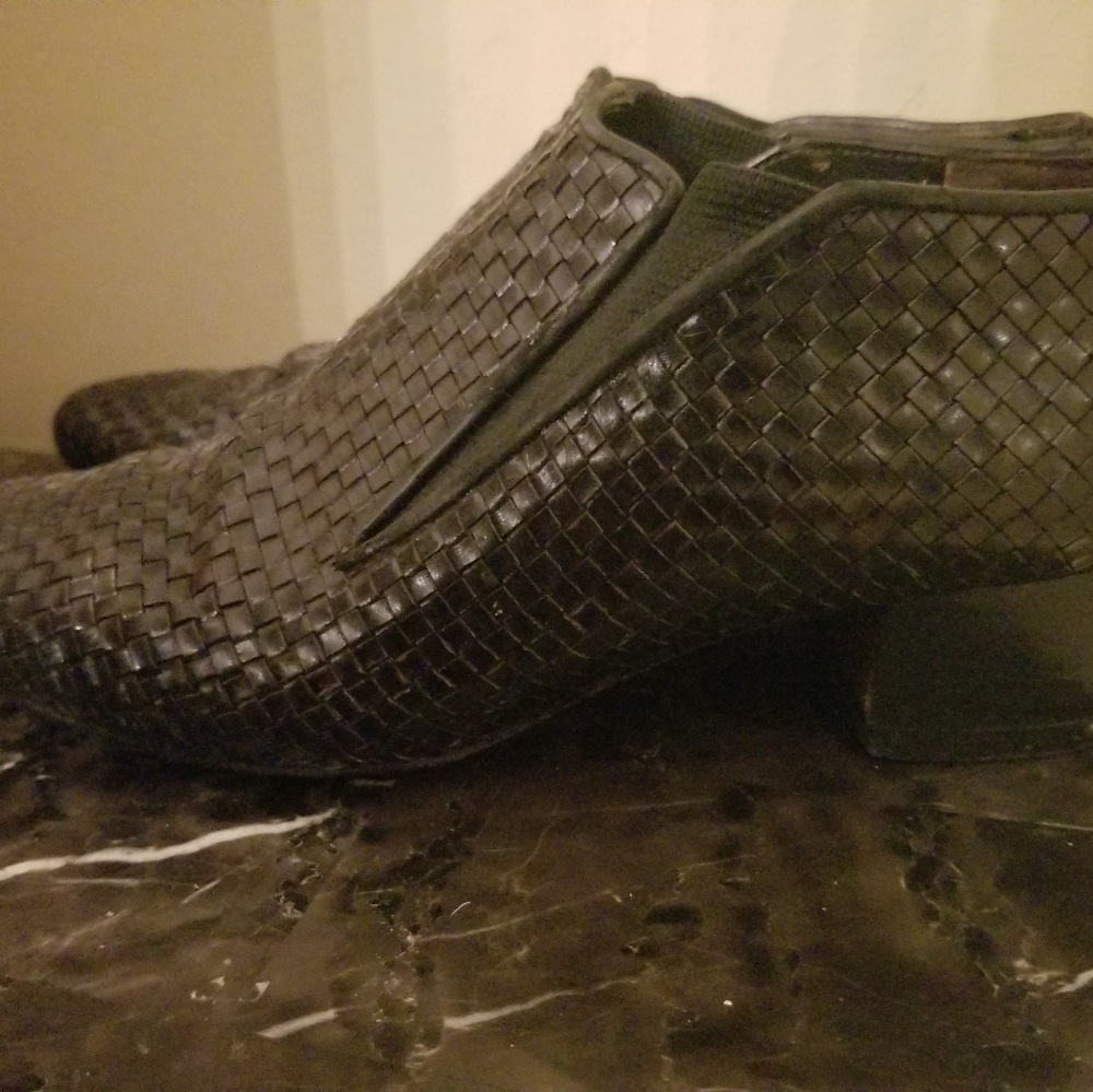 Shoes - Picture 2 of 4